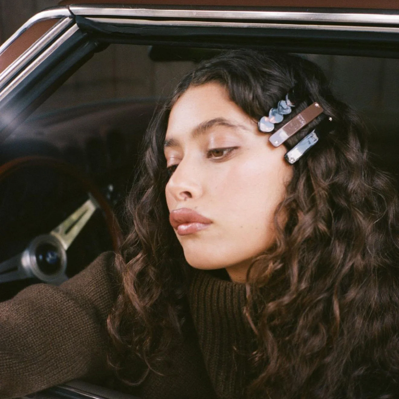 Barrette Set in Bear Hug - Image 2