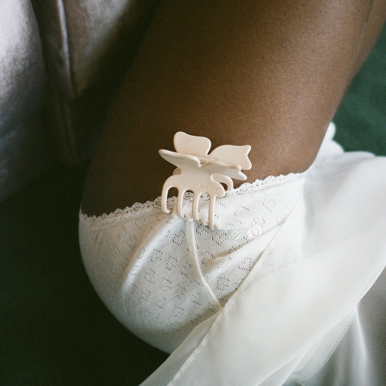 Bow Clip in Custard - Image 3
