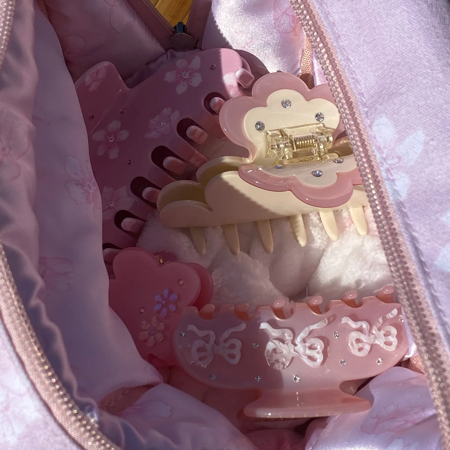 Cream Puff Clip - Image 3