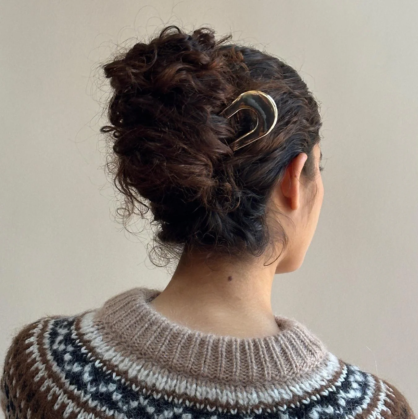 Hair Pin in Gold Tiara - Image 2