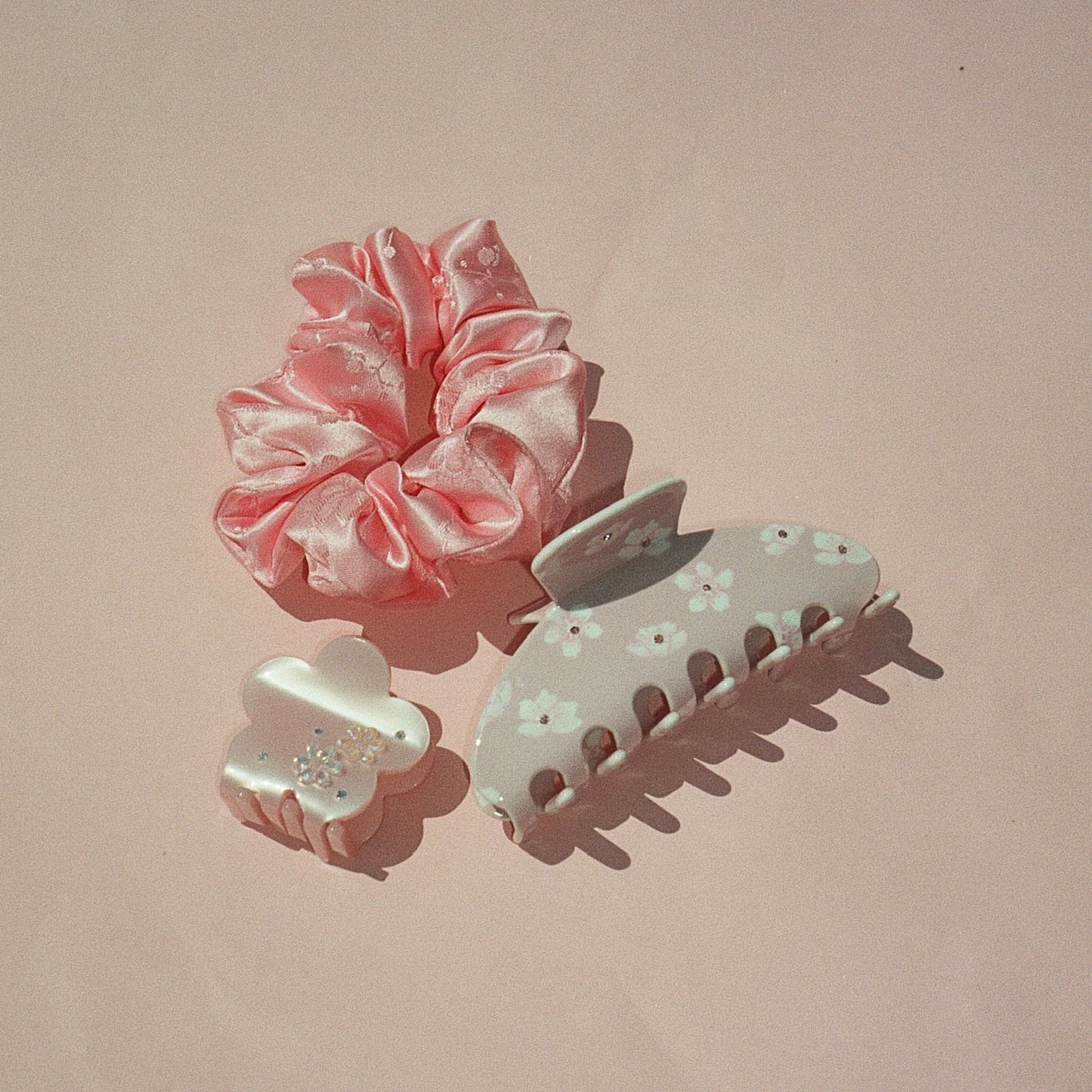 Hanbok Scrunchie in Pink Nabi - Image 2