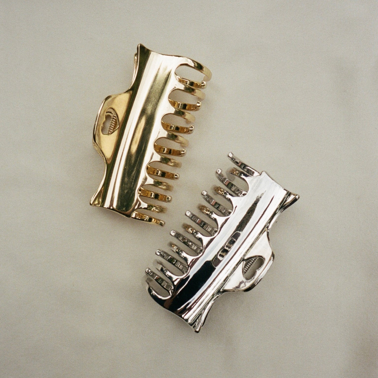 Heartbreaker Clip in Gold Tiara - Image 3