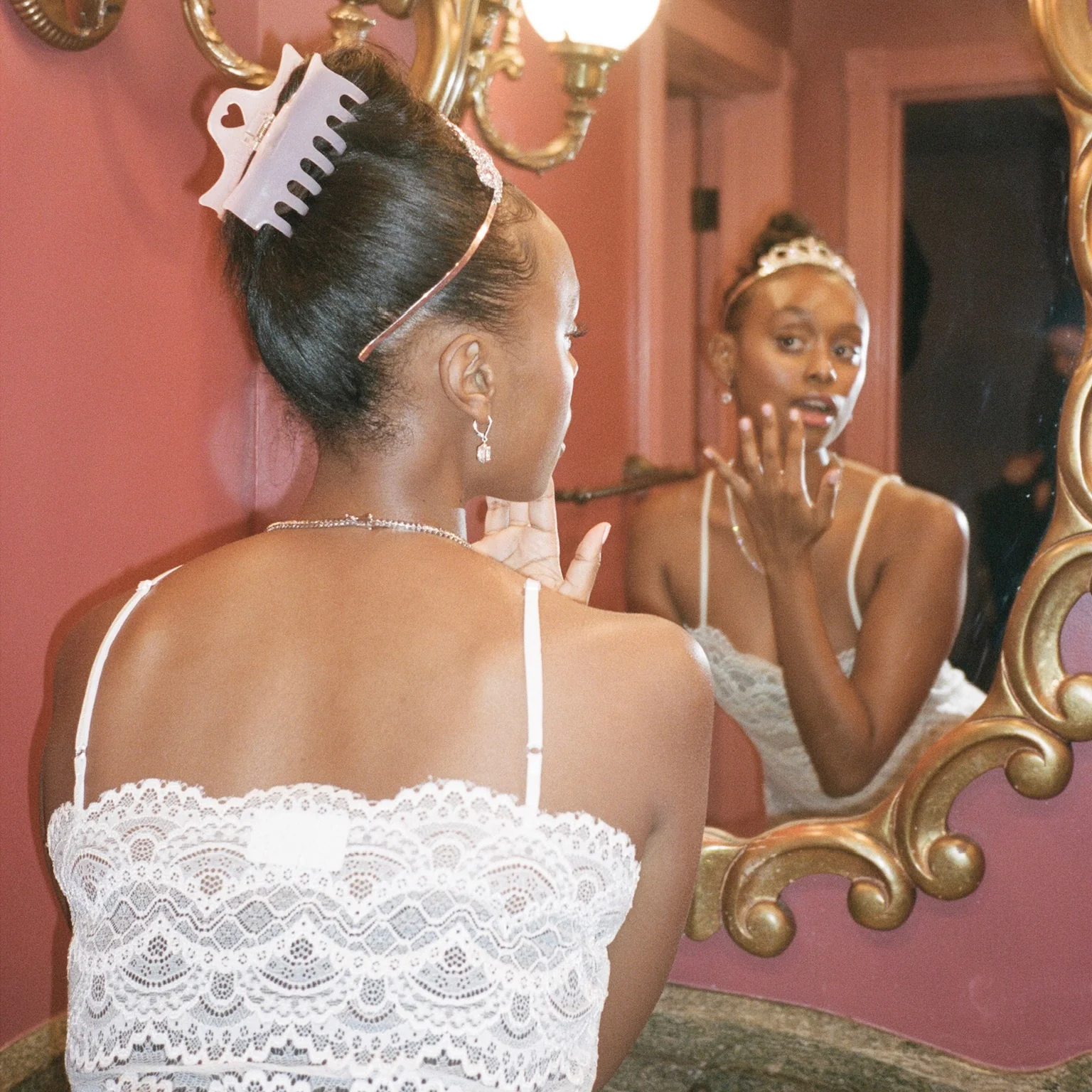 Heartbreaker Clip in Pink Vanilla - Image 3