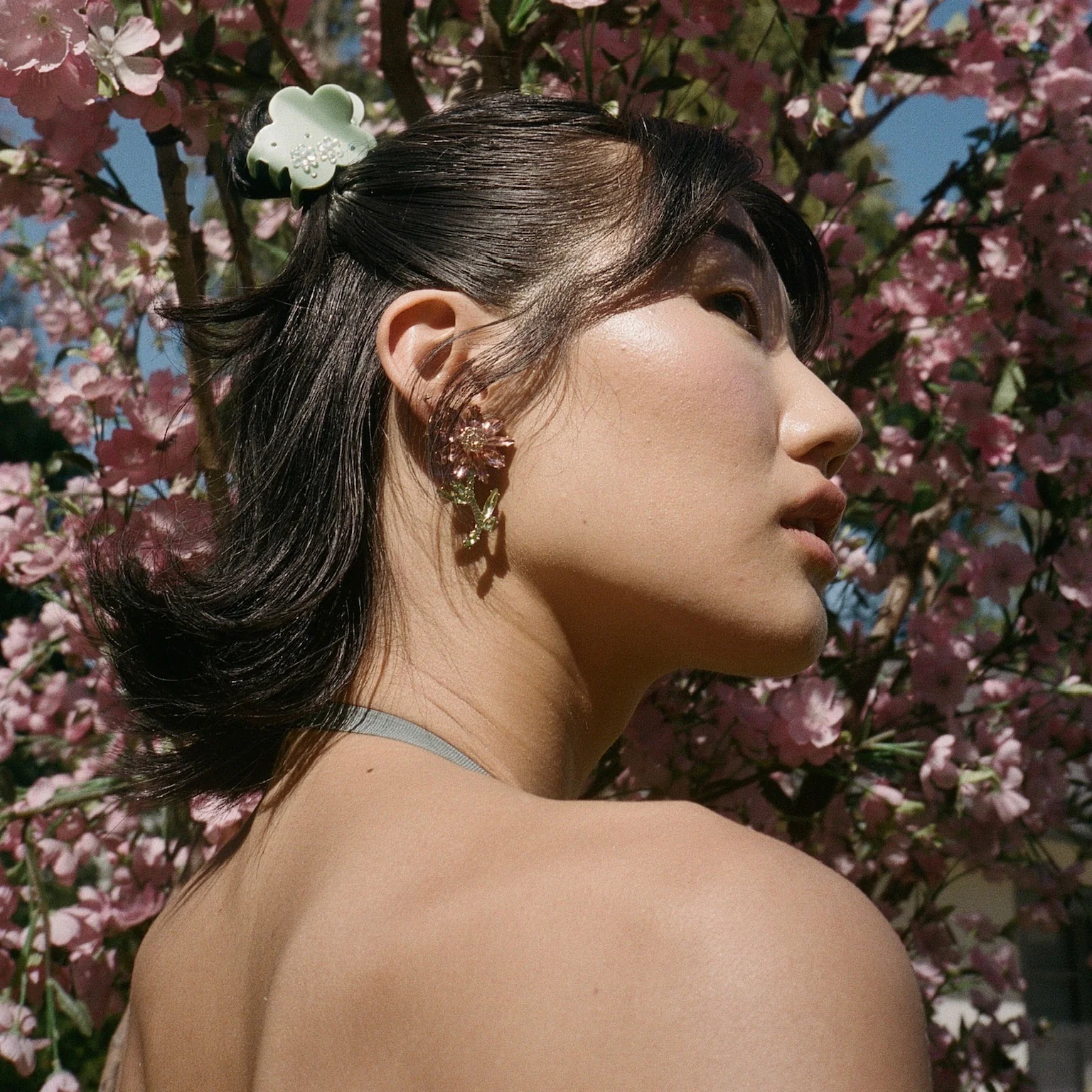 Midi Blossom Clip in Pear - Image 4