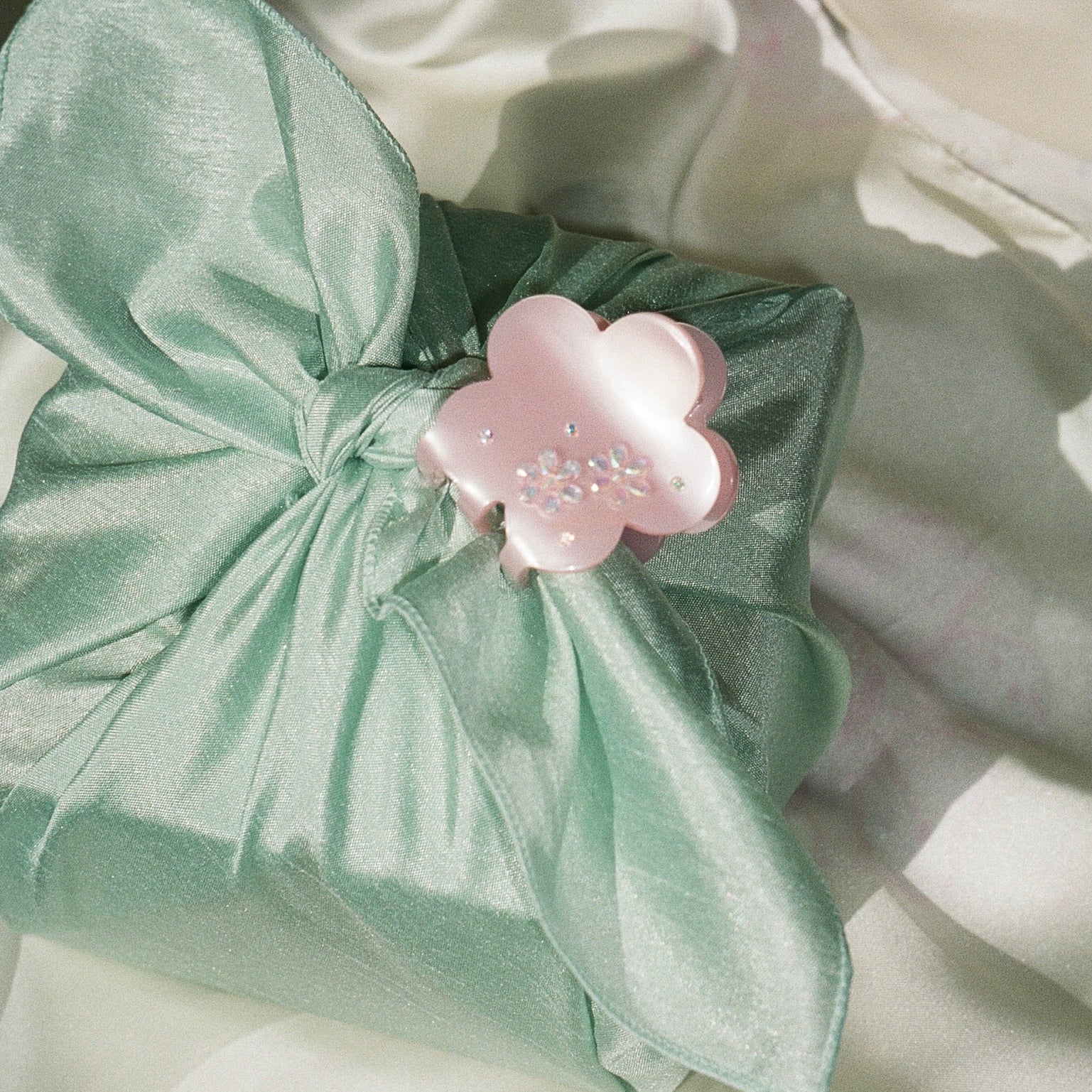 Midi Blossom Clip in Rose Milk - Image 3