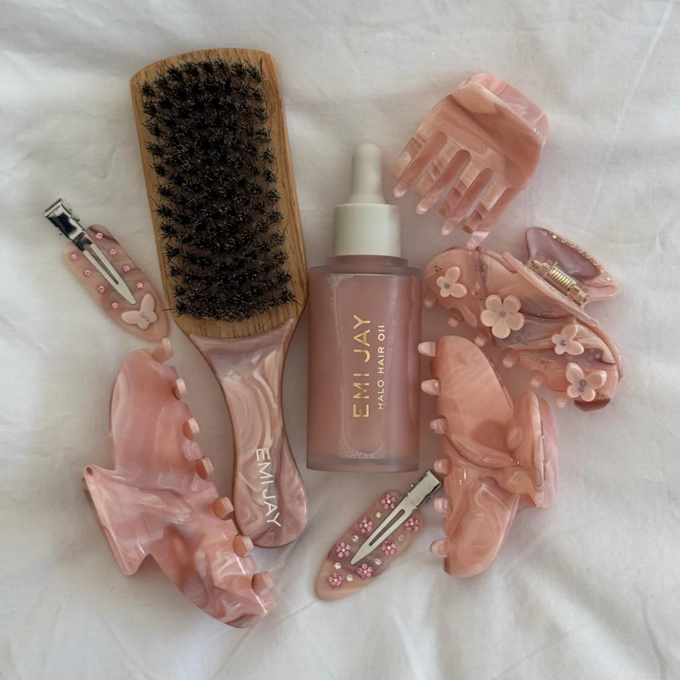 Mini Boar Bristle Brush in Pink Chantilly - Image 3