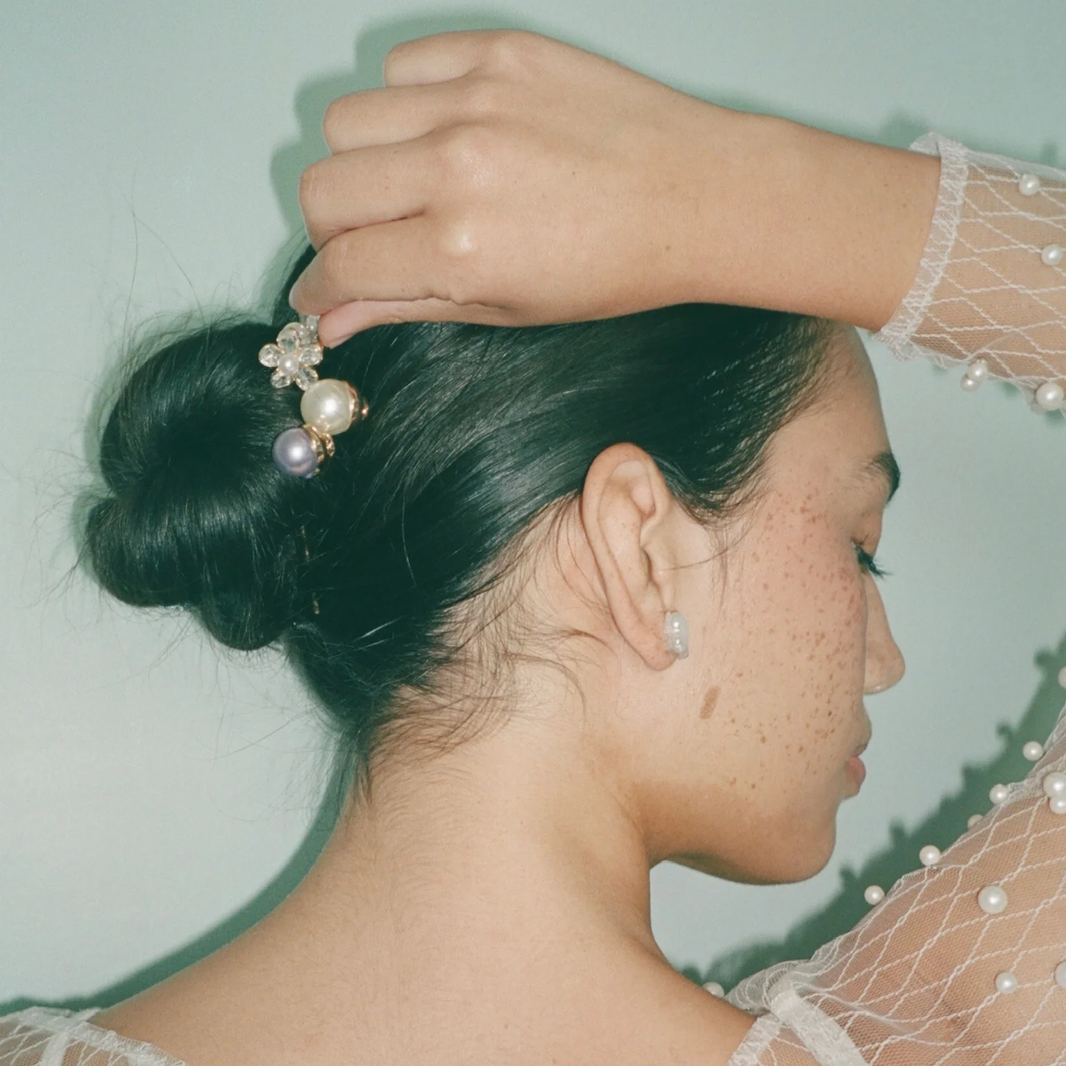 Pin Set in Flower Girl - Image 2