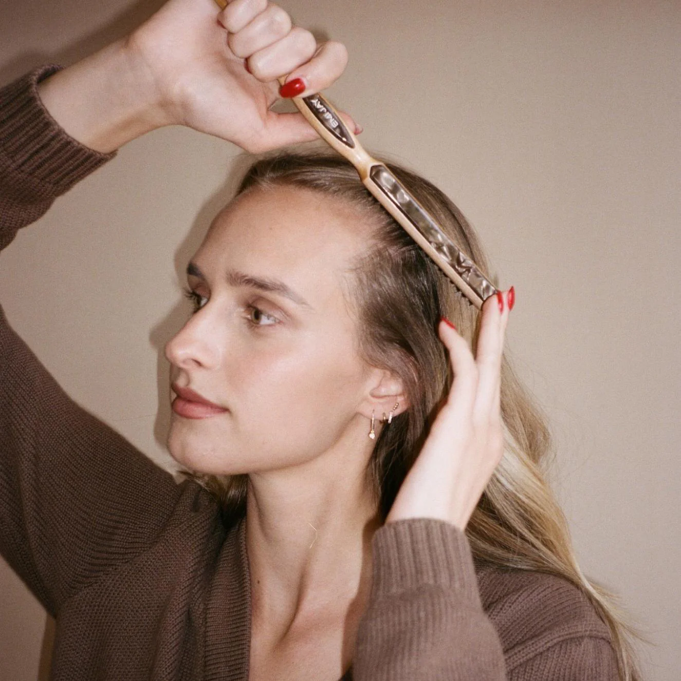 Styling Brush in Toasted Sugar - Image 5