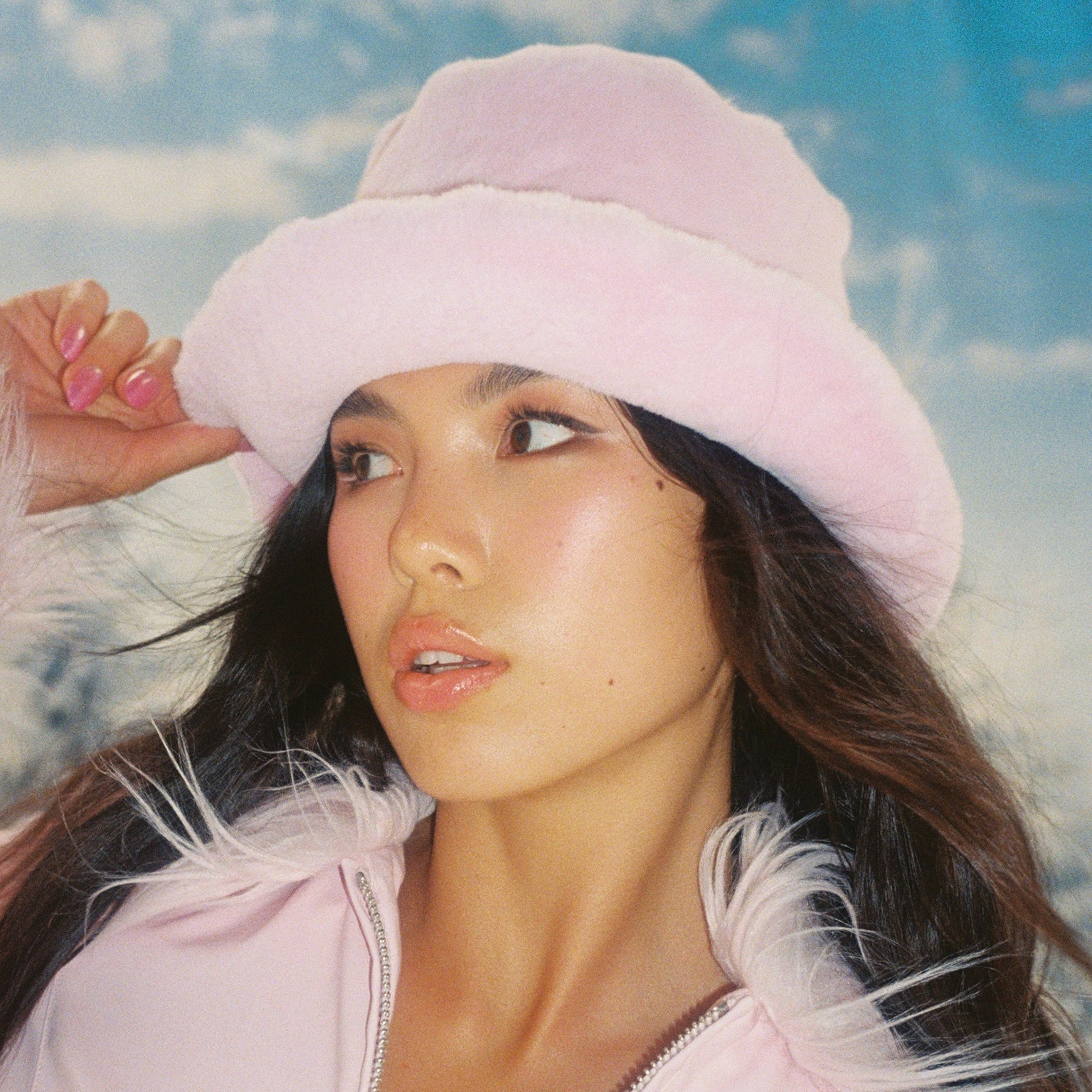 Teddy Bucket Hat in Marshmallow - Image 4